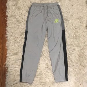 Nike Sportswear Men’s Woven Pants